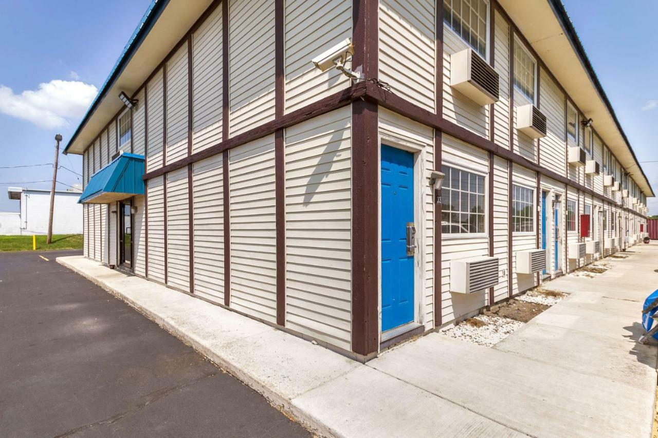 6-rossford, Oh Hotel